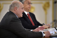 &lt;p&gt;Bieloruský prezident Alexandr Lukašenko hovorí na summite členských krajín Organizácie zmluvy o kolektívnej bezpečnosti. FOTO: TASR/AP&lt;br /&gt;
 &lt;/p&gt;
