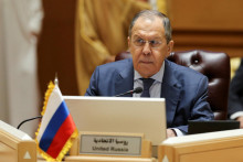 Ruský minister zahraničných vecí Sergej Lavrov sa zúčastňuje na 5. spoločnom ministerskom stretnutí Rady pre spoluprácu v Perzskom zálive. FOTO: Reuters