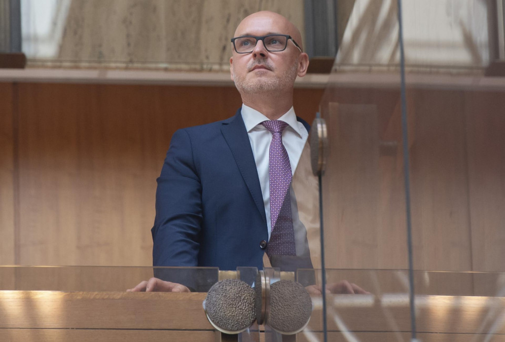 Minister &scaron;kolstva, vedy, v&yacute;skumu a &scaron;portu Branislav Gr&ouml;hling (SaS). FOTO: TASR