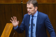 &lt;p&gt;Minister financií Igor Matovič navrhuje protiinflačný balíček opatrení v parlamente. FOTO: TASR/Jakub Kotian&lt;/p&gt;