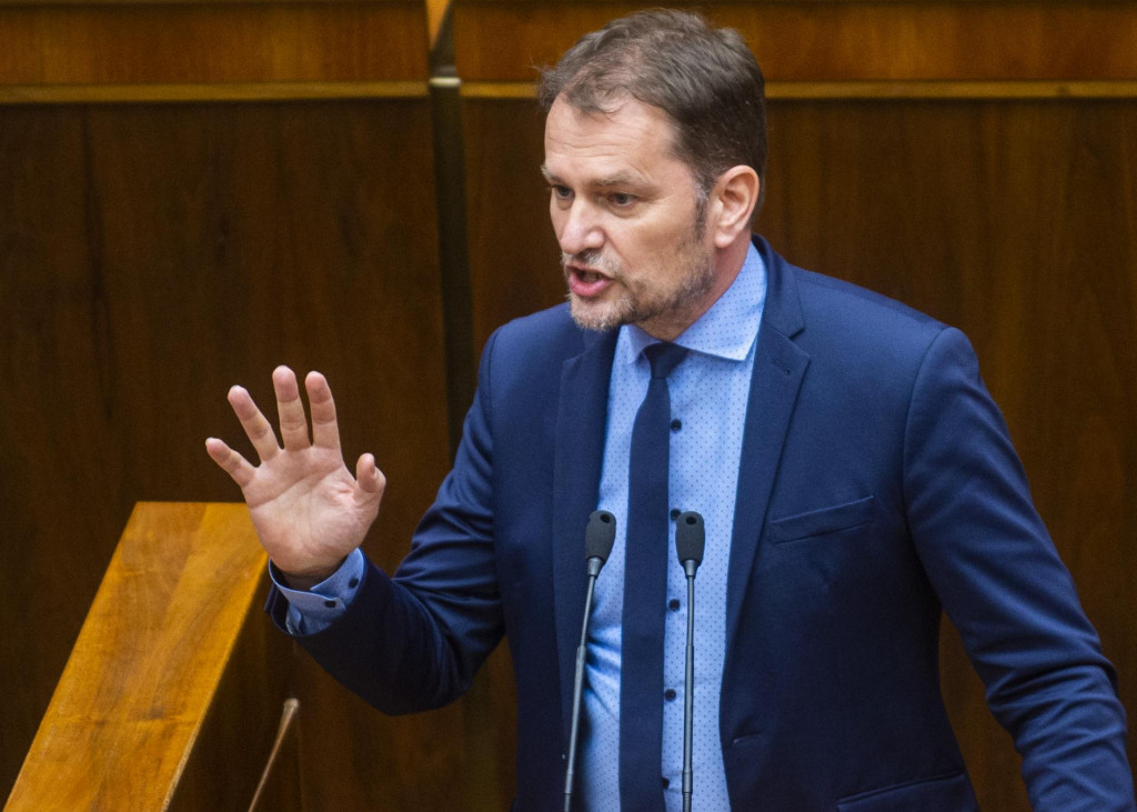 Minister financií Igor Matovič navrhuje protiinflačný balíček opatrení v parlamente. FOTO: TASR/Jakub Kotian