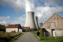 &lt;p&gt;jedna z mnohých atómových elektrární vo Francúzsku. FOTO: Reuters&lt;/p&gt;
