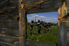 &lt;p&gt;Kyjev - Príslušníci civilnej domobrany. FOTO: TASR/AP&lt;br /&gt;
&lt;br /&gt;
 &lt;/p&gt;