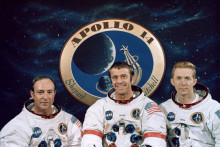 Posádka Apolla 14, Alan Shepard je v strede.
