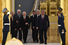 Ruský prezident Vladimir Putin sa v polovici mája stretol v Moskve s lídrami niektorých krajín bývalého Sovietskeho zväzu. FOTO: TASR/AP
