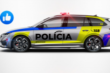 Navrhované policajné auto s víťazným polepom z facebookovej ankety.