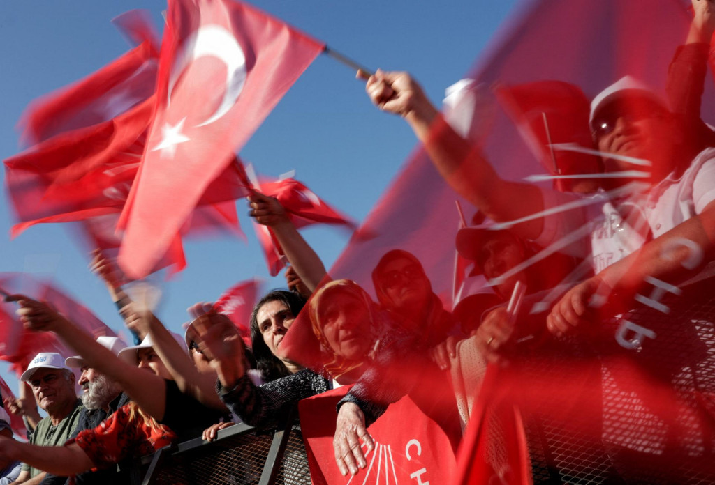 Turecké vlajky. FOTO: REUTERS