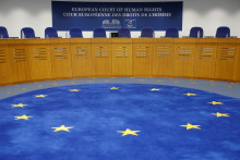 Ilustračná foto súdnej siene Európskeho súdu pre ľudské práva vo francúzskom Štrasburgu. FOTO: REUTERS/Vincent Kessler