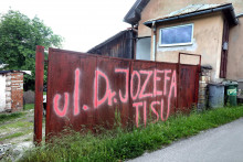 Ulica Dr. Jozefa Tisu vo Varíne. FOTO: HN/Pavol Funtál
