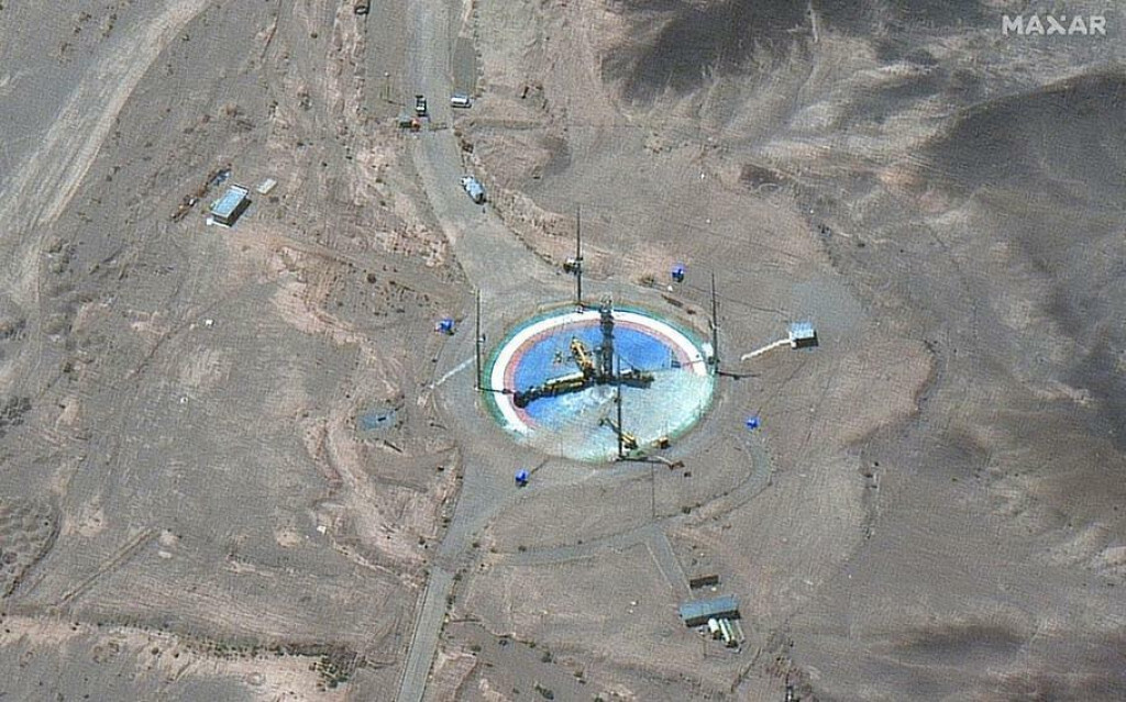 Test nosných rakiet na pevné palivo -  Irán. FOTO: Twitter/stars And Stripes