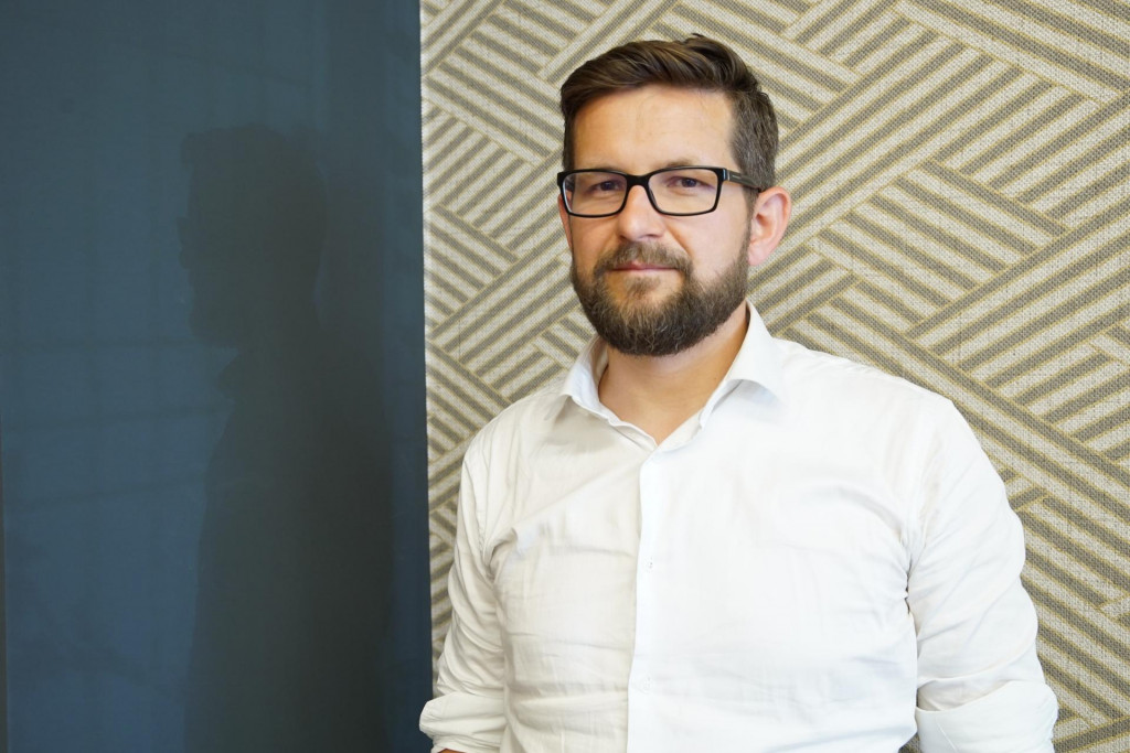 Politol&oacute;g Jozef Lenč. FOTO: HN/Filip Duffala