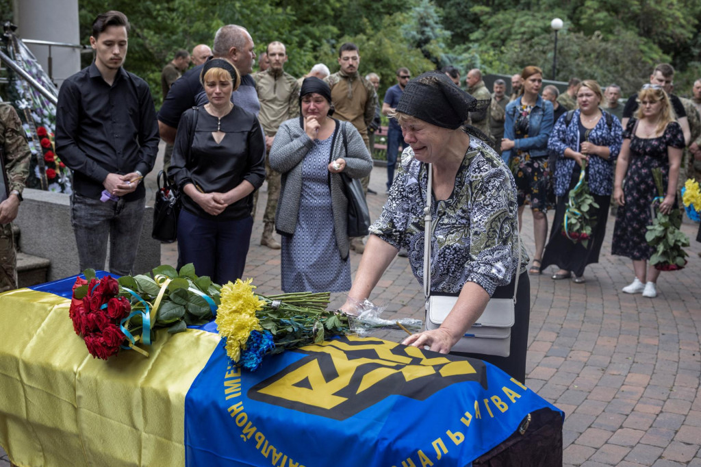Pohreb ukrajinsk&eacute;ho vojaka. FOTO: Reuters