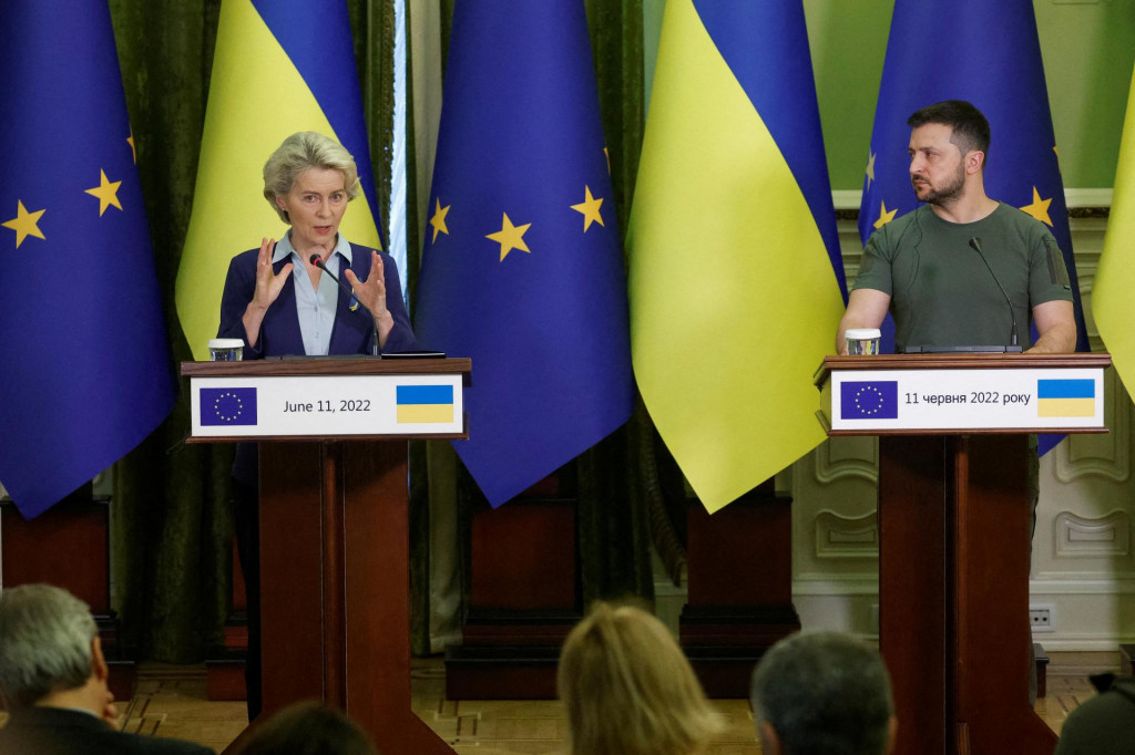 &lt;p&gt;Predsedníčka uníjnej exekutívy Ursula von der Leyenová a ukrajinský prezident Volodymyr Zelenskyj. FOTO: Reuters&lt;/p&gt;