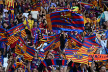 FC Barcelona patrí medzi fanúšikovsky absolútne najobľúbenejšie športové kluby planéty. FOTO: Reuters