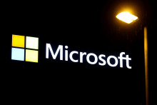 Logo spoločnosti Microsoft. FOTO: REUTERS/Arnd Wiegmann