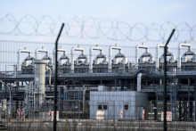 &lt;p&gt;Sklad zemného plynu Asstora, ktorý je najväčším zásobníkom zemného plynu v západnej Európe, v nemeckom Rehdene. FOTO: Reuters &lt;/p&gt;