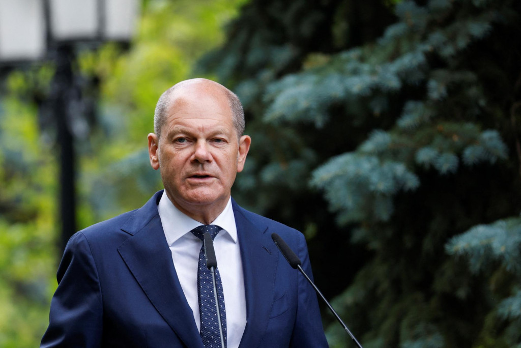 Nemeck&yacute; kancel&aacute;r Olaf Scholz v Kyjeve. FOTO: REUTERS/Valentyn Ogirenko