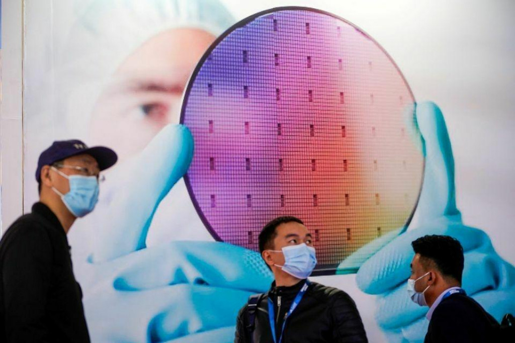 &lt;p&gt;Výroba mikročipov v Číne expanduje najrýchlejšie na celom svete. FOTO: Reuters&lt;/p&gt;