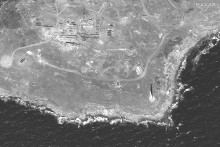 &lt;p&gt;Satelitná snímka ukazuje južný koniec Hadieho ostrova. FOTO: Reuters &lt;/p&gt;