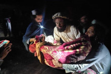 &lt;p&gt;Silné zemetrasenie, ktoré v stredu postihlo východný Afganistan, si tam podľa najnovšej bilancie vyžiadalo tisíc obetí. FOTO: TASR/AP&lt;/p&gt;