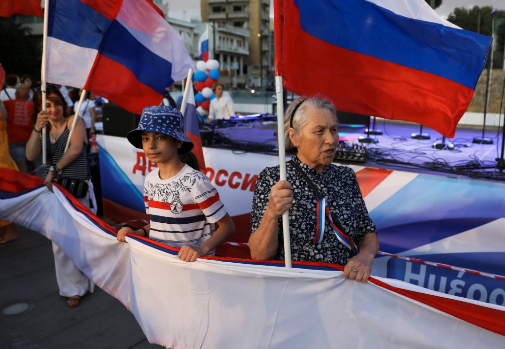 Ruské vlajky. FOTO: Reuters