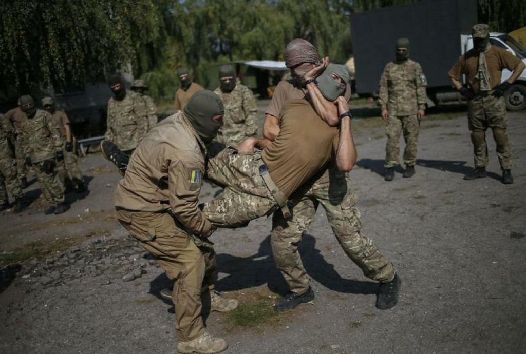 &lt;p&gt;Tréning ukrajinských špeciálnych síl. FOTO: Reuters&lt;/p&gt;