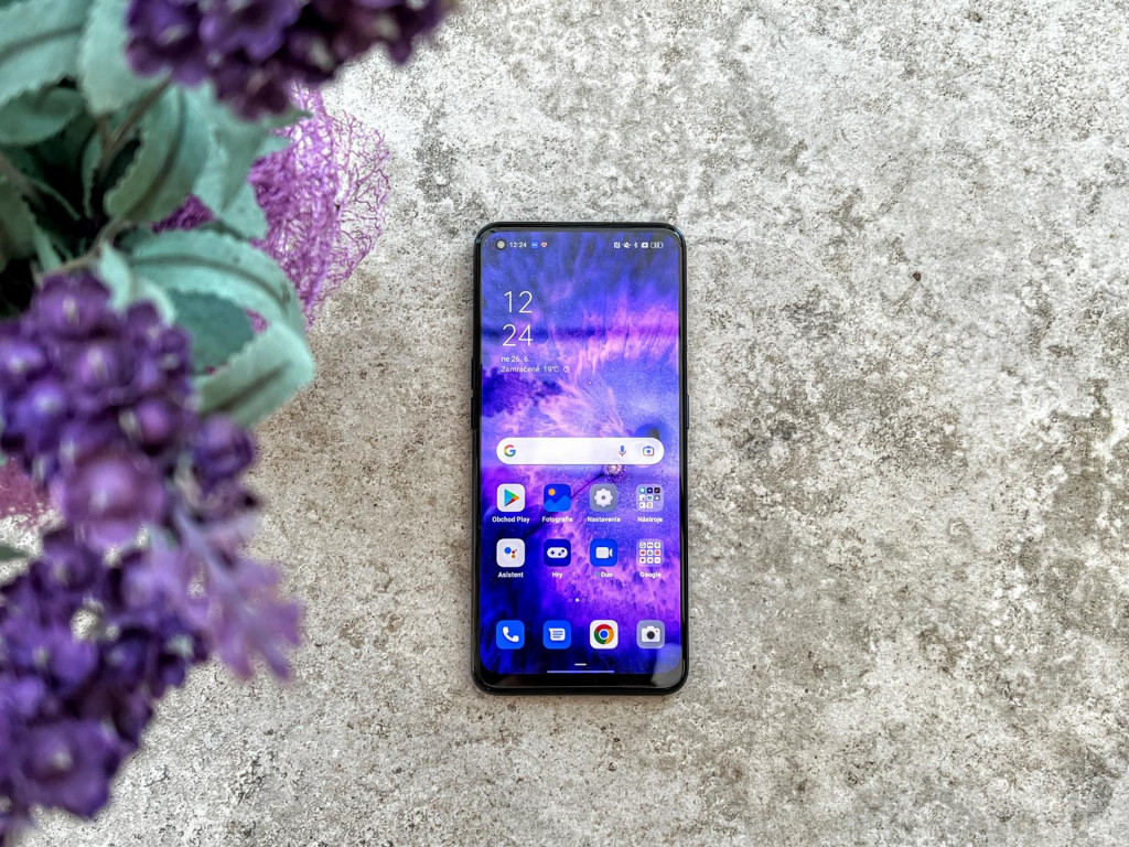 Oppo Reno 7 5G je na dne&scaron;n&eacute; pomery pomerne &uacute;tly, ľahučk&yacute; smartf&oacute;nom s hmotnosťou 173 gramov.