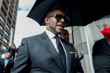 R&B hviezda R. Kelly, ktorá získala cenu Grammy, je odsúdená na 30 rokov väzenia. FOTO: Reuters