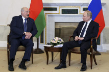 &lt;p&gt;Ruský prezident Vladimir Putin a bieloruský prezident Alexander Lukašenko. FOTO: TASR/AP&lt;/p&gt;
