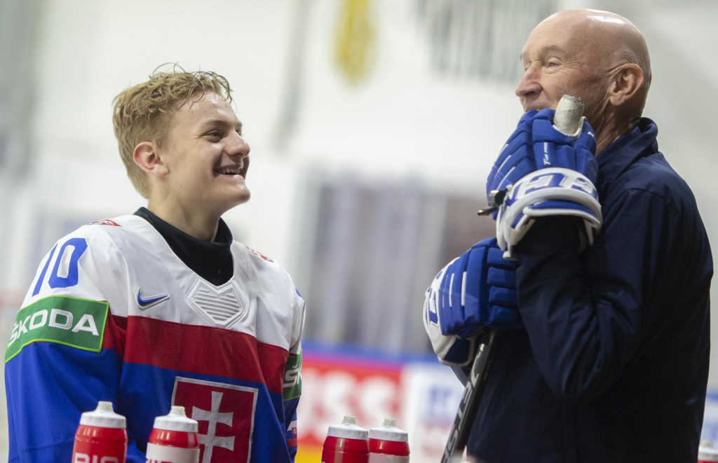 &lt;p&gt;Tréner slovenských hokejistov Craig Ramsay a hokejista Adam Sýkora. FOTO: TASR/Martin Baumann&lt;/p&gt;