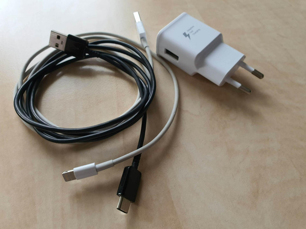 USB-C a lightning kábel SNÍMKA: Hn/alžbeta Harry Gavendová