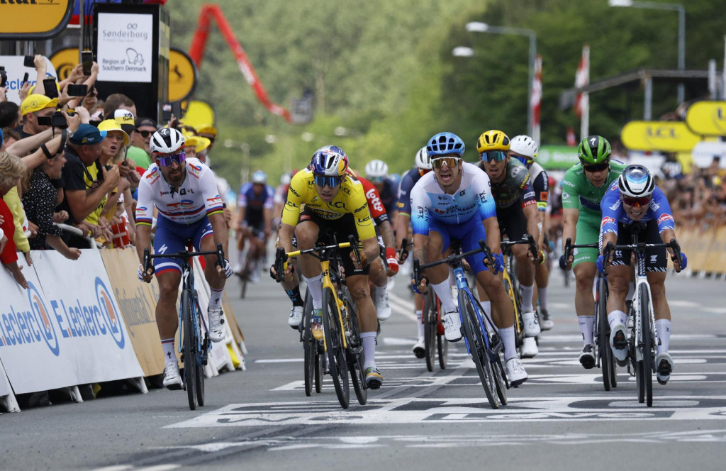 &lt;p&gt;Dojazd tretej etapy na Tour de France. FOTO: Reuters&lt;/p&gt;