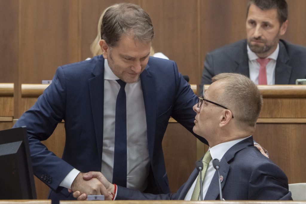 Na snímke minister financií Igor Matovič a vpravo predseda parlamentu SR Boris Kollár. FOTO: TASR/Martin Baumann