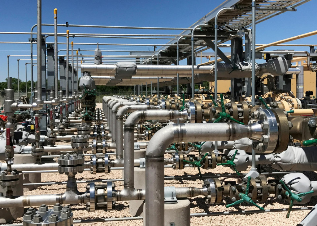 &lt;p&gt;Zariadenie používané na spracovanie oxidu uhličitého, ropy a vody je vidieť na projekte vylepšenej obnovy ropy spoločnosti Occidental Petroleum Corp v Hobbs v Novom Mexiku. FOTO: Reuters &lt;/p&gt;