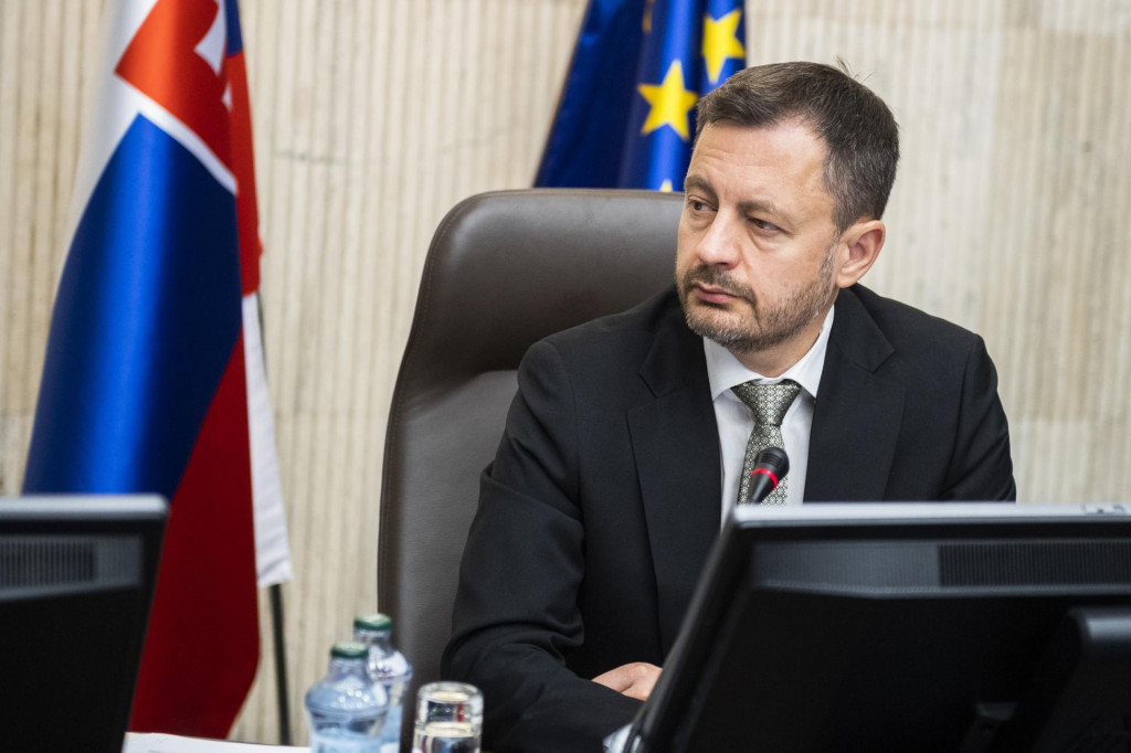 Na sn&iacute;mke predseda vl&aacute;dy Eduard Heger. FOTO: TASR/J. Nov&aacute;k
