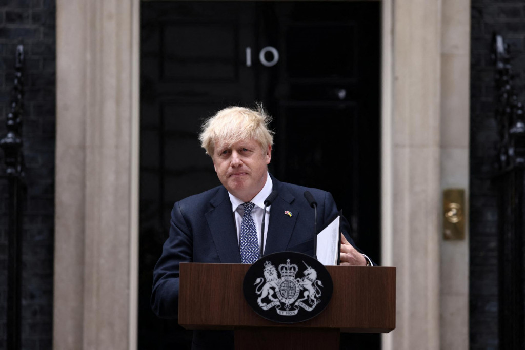 Britský premiér Boris Johnson počas vyhlásenia na Downing Street v Londýne, kde oznámil svoju rezignáciu, 7. júla 2022. FOTO: REUTERS