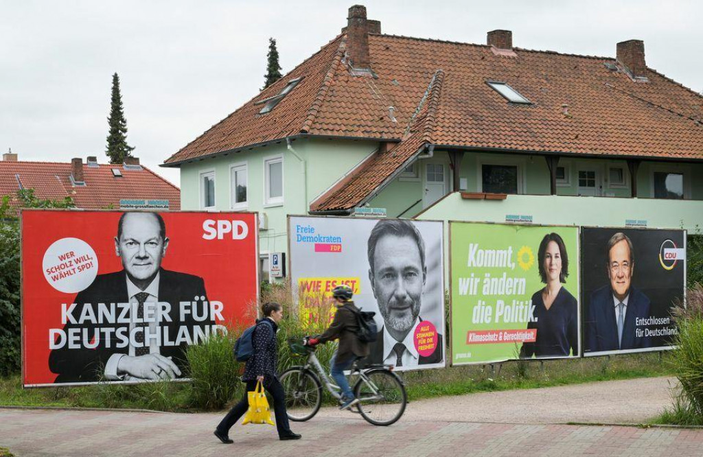 Bilbordy politických strán v Nemecku. FOTO: Reuters