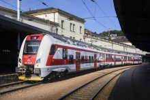 Ministerstvo mlčí o tom, kto sa prihlásil do tendra na prevádzkovanie vlakov na trati Bratislava - Komárno. FOTO:TASR/P. Neubauer
