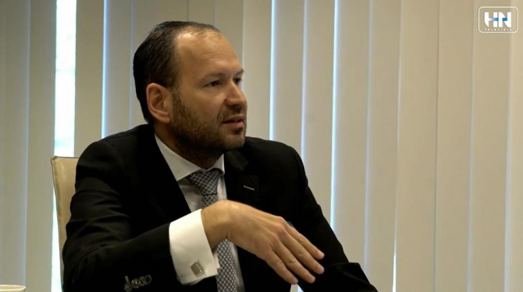 Analytik J&T banky Stanislav P&aacute;nis. FOTO: Reprofoto/HNtelev&iacute;zia