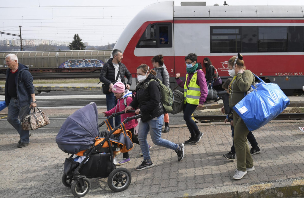 Utečenci z Ukrajiny. FOTO: TASR/ �Franti�ek Iván
