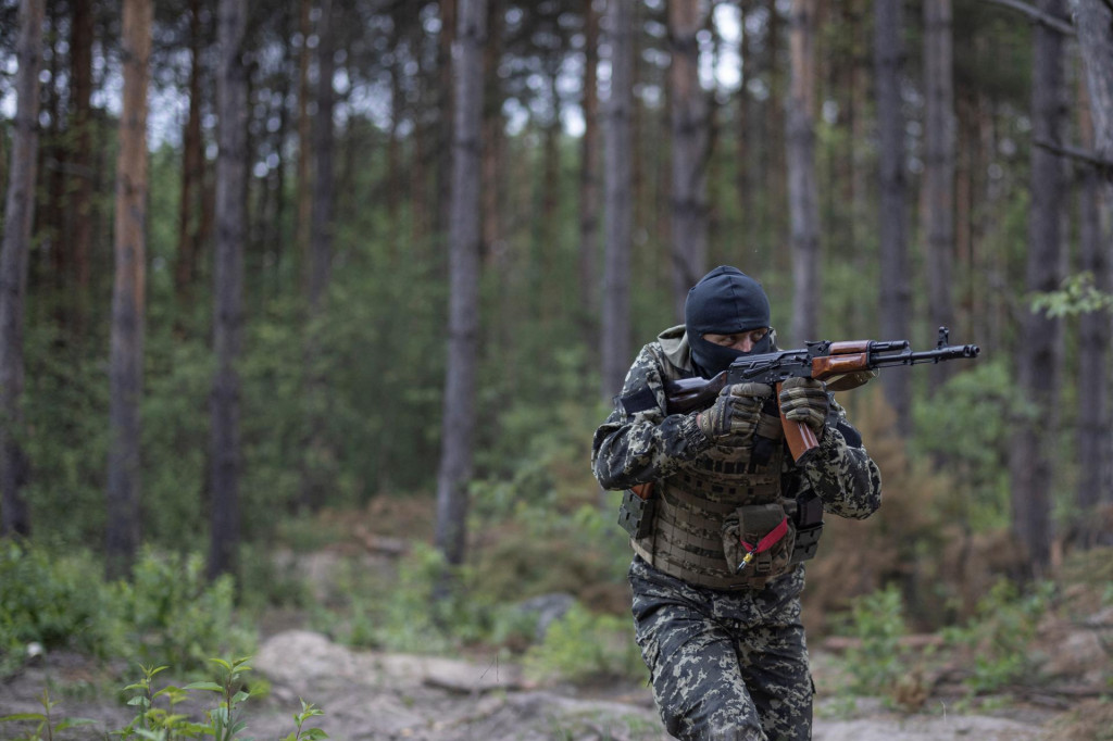 Ukrajinský vojak absolvuje výcvik. FOTO: Reuters