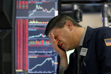 Newyorská burza na Wall Street nie je len zdrojom rozprávkových ziskov, ale aj strát a tento rok sa akcie prepadli do medvedieho trhu. FOTO: TASR/AP
