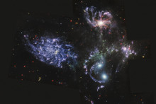 Skupina galaxií HCG 92 zvaná aj Stephanov kvintet.