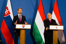 &lt;p&gt;Predseda vlády Eduard Heger a maďarský premiér Viktor Orbán. FOTO: TASR/L. Vallach&lt;/p&gt;