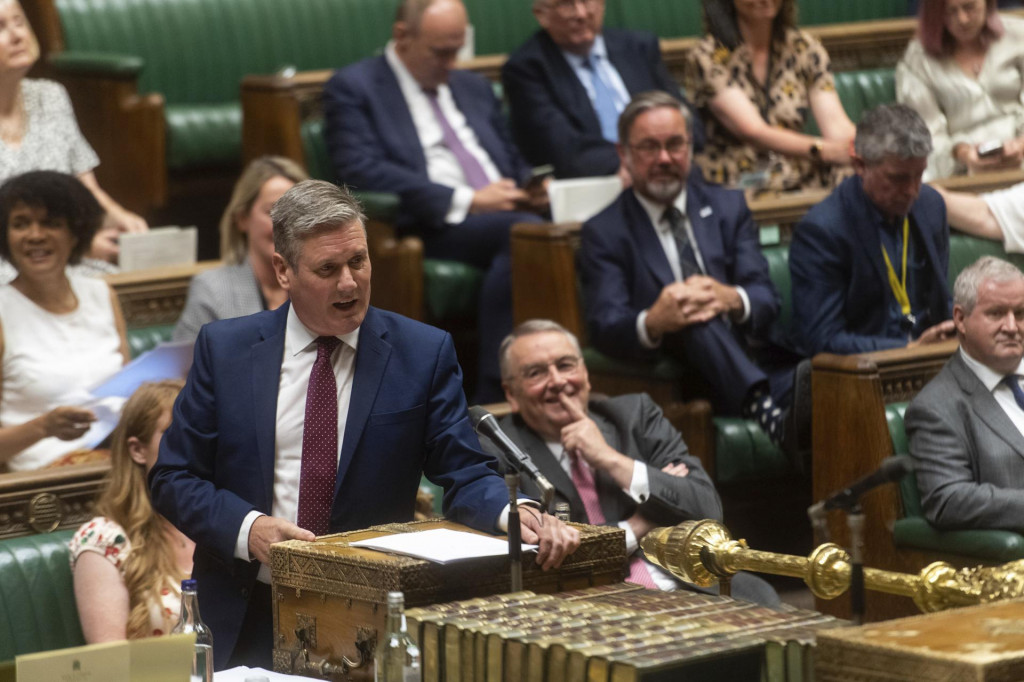 Poslanci Dolnej snemovne britského parlamentu. FOTO: TASR/AP


