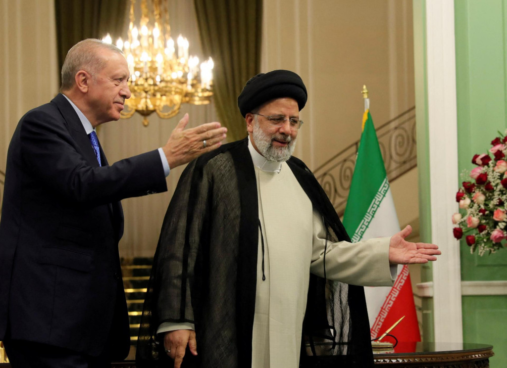 Recep Tayyip Erdogan a iránsky prezident Ebrahímm Raísí. FOTO: Reuters