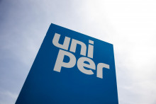 Logo nemeckého koncernu Uniper, ktoré sa nachádza pri vstupe do firmy v meste Unterreit. FOTO: Reuters