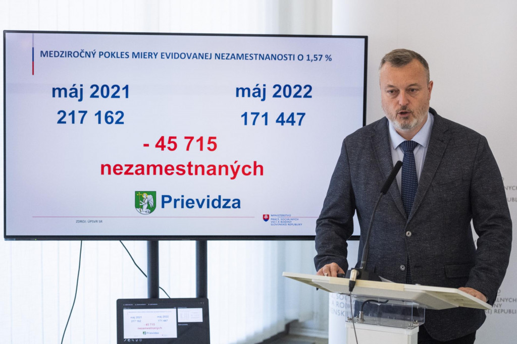 Minister práce Milan Krajniak je spokojný s vývojom trhu práce na Slovensku. FOTO: Jaroslav Novák
