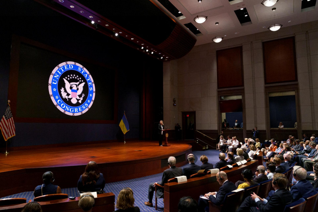 Ukrajinská prvá dáma Olena Zelenska sa stretáva s členmi Kongresu USA na Capitol Hill vo Washingtone. FOTO: Reuters