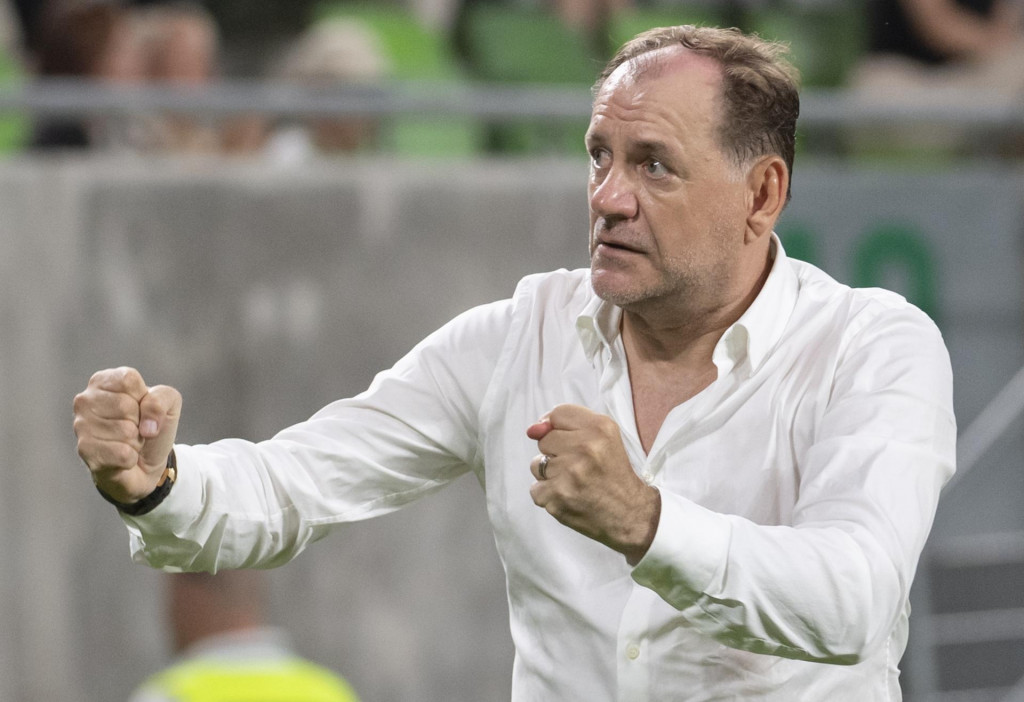 Tr&eacute;ner Slovana Vladim&iacute;r Weiss. FOTO: TASR/Martin Baumann